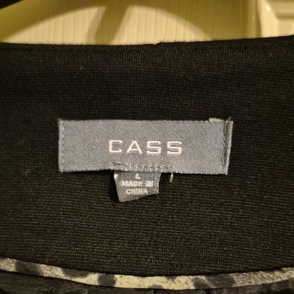 Black Cropped Jacket - Picture 2 of 6